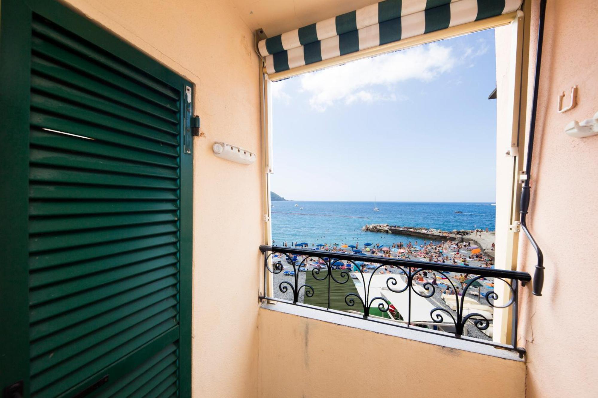Casaviva Family Beachfront House In Camogli Exterior photo